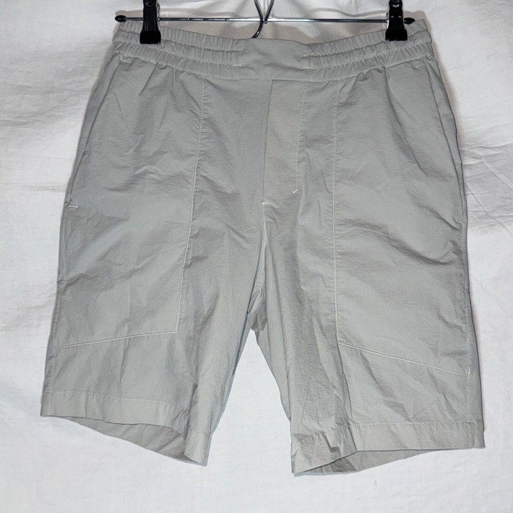 Lululemon Mens Grey Bowline 8" Shorts Size Small Drawstring Gorpcore Athletic